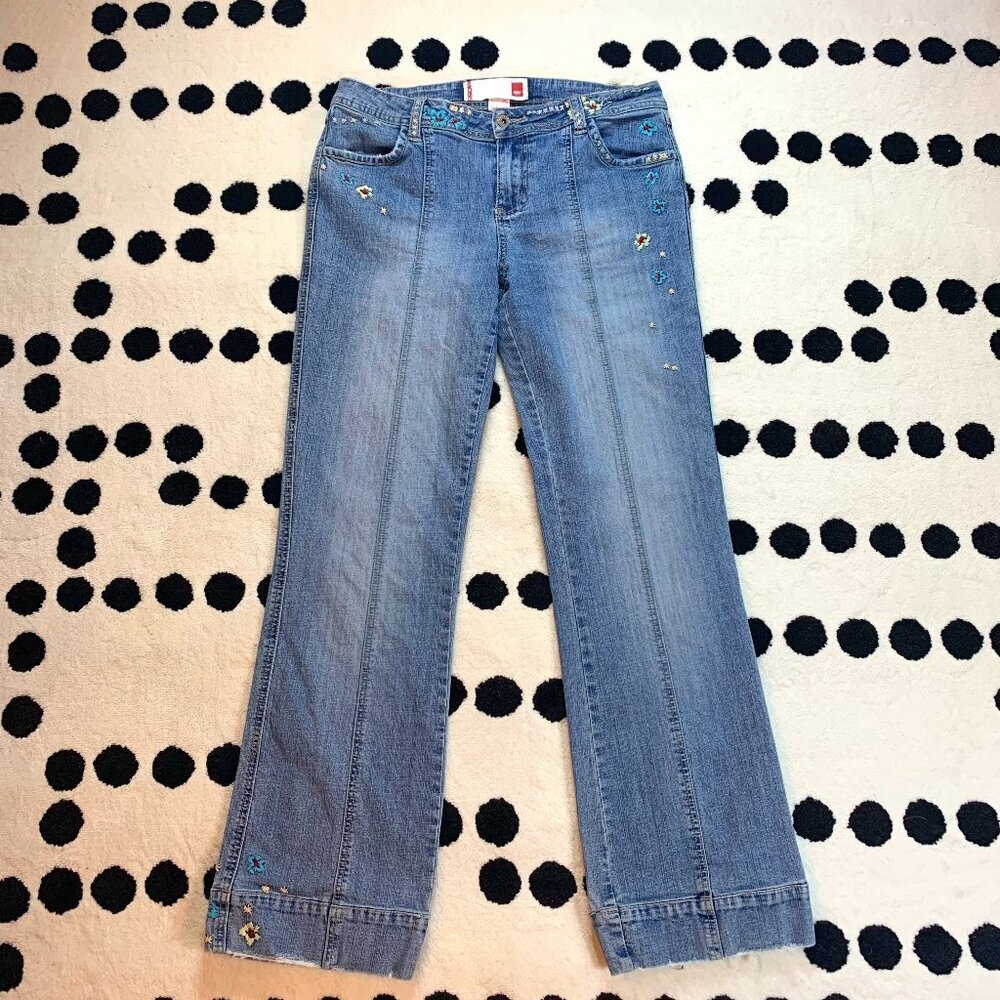 Vintage Y2K Embroidered Light Wash Denim Low Rise Straight Leg Jeans